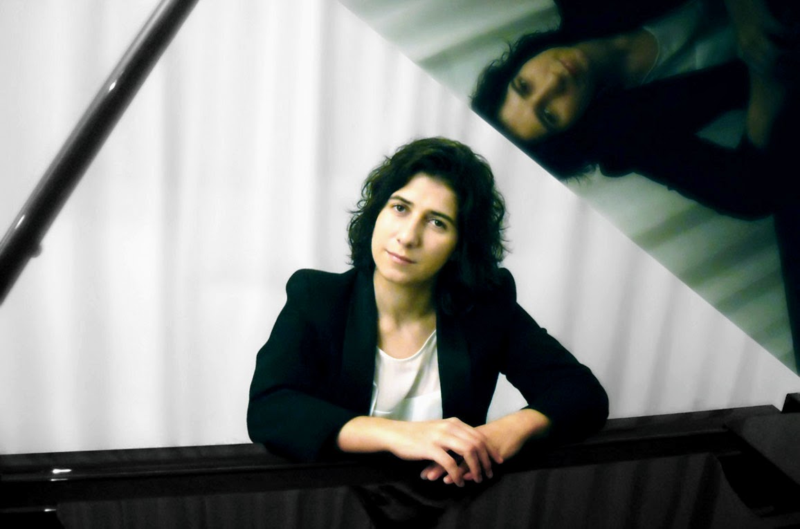 Isis Pérez Villán, concertista, profesora de piano, pianista acompañante y doctora por la Universidad de Valladolid.